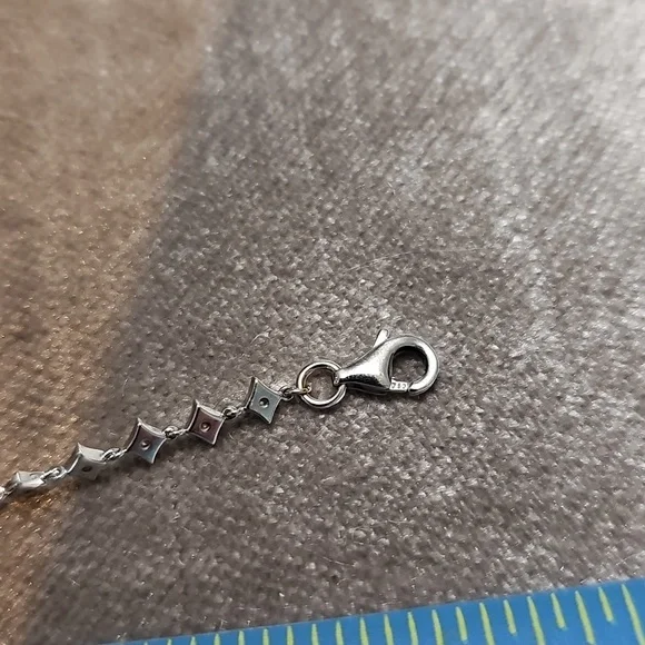 18k Solid White Gold Diamond Tennis Bracelet - Picture 3 of 3